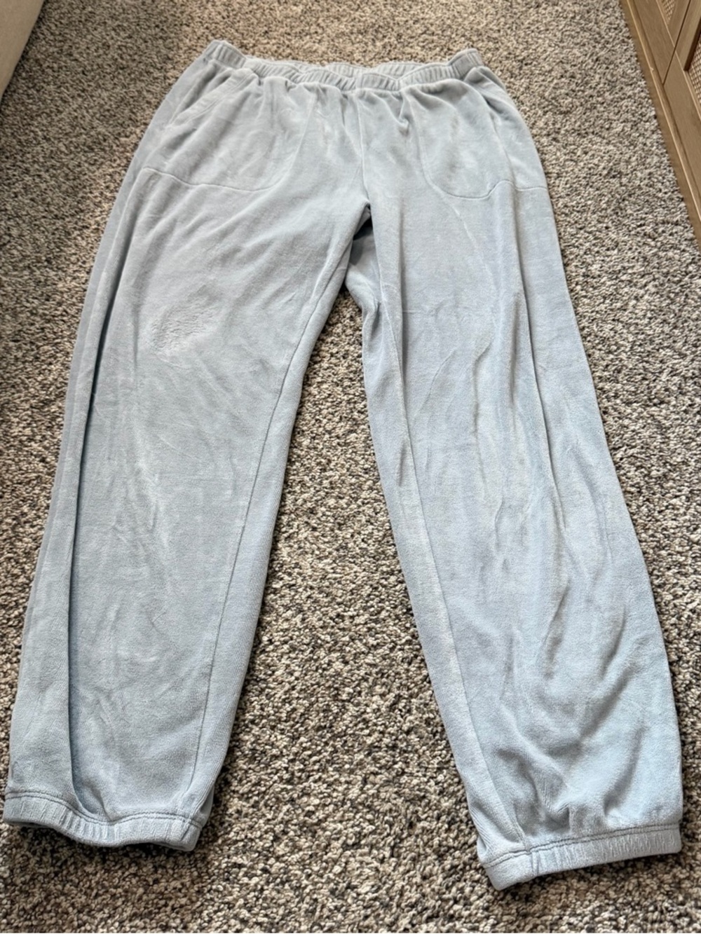 Women’s Aerie brand velour jogger pant in size Medium color Heather gray